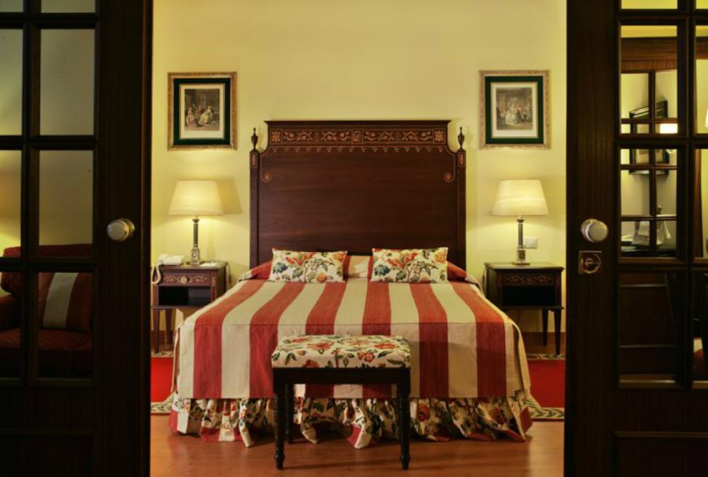 Hotel Avenida Palace Lisboa Pokoj fotografie A bedroom at the hotel