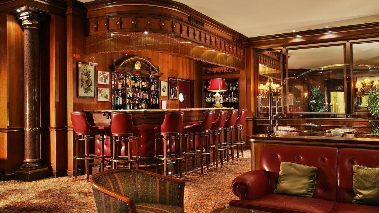 Hotel Avenida Palace Lisboa Exteriér fotografie The bar at the St. George Hotel