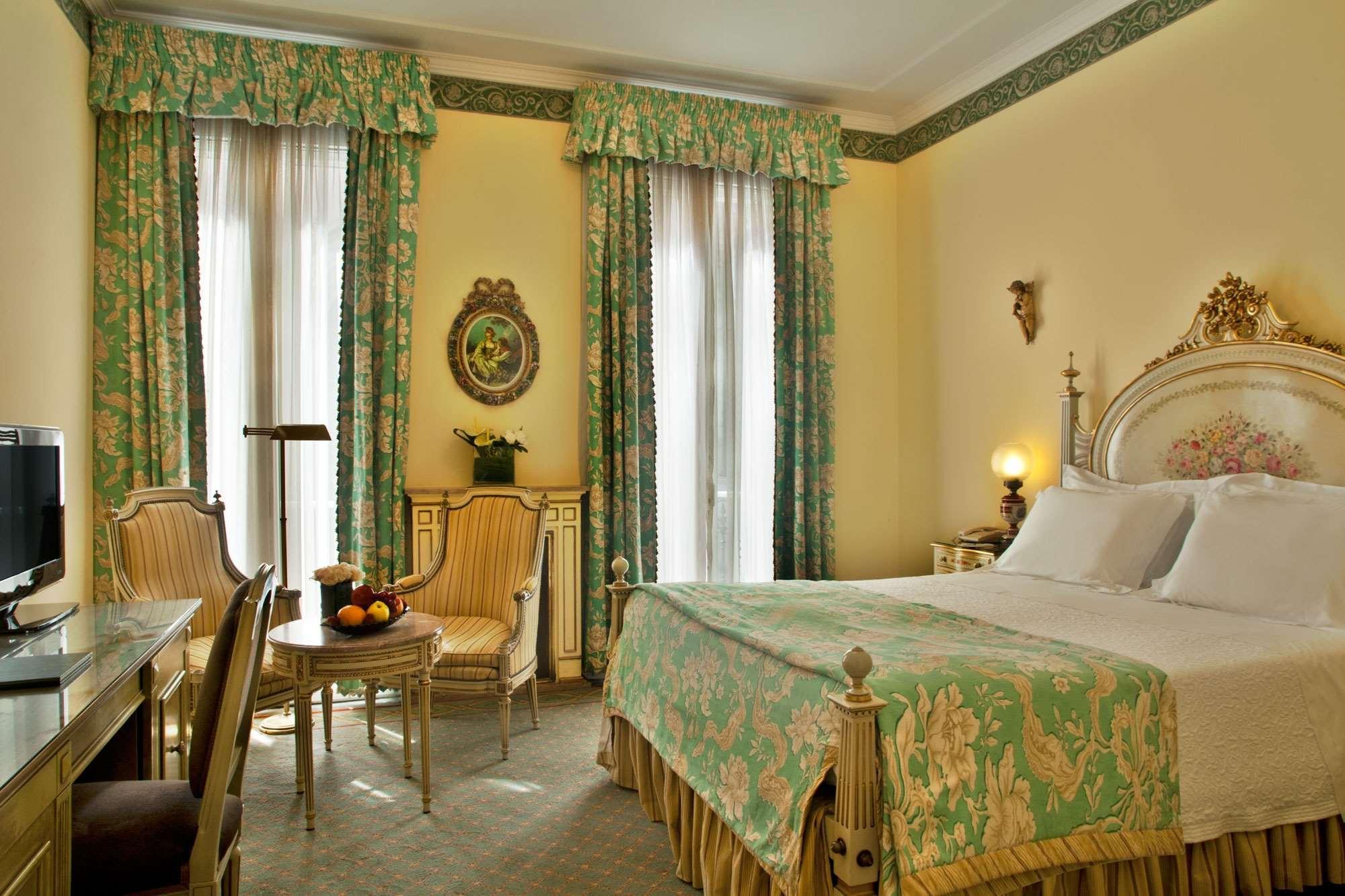 Hotel Avenida Palace Lisboa Exteriér fotografie A room at the hotel