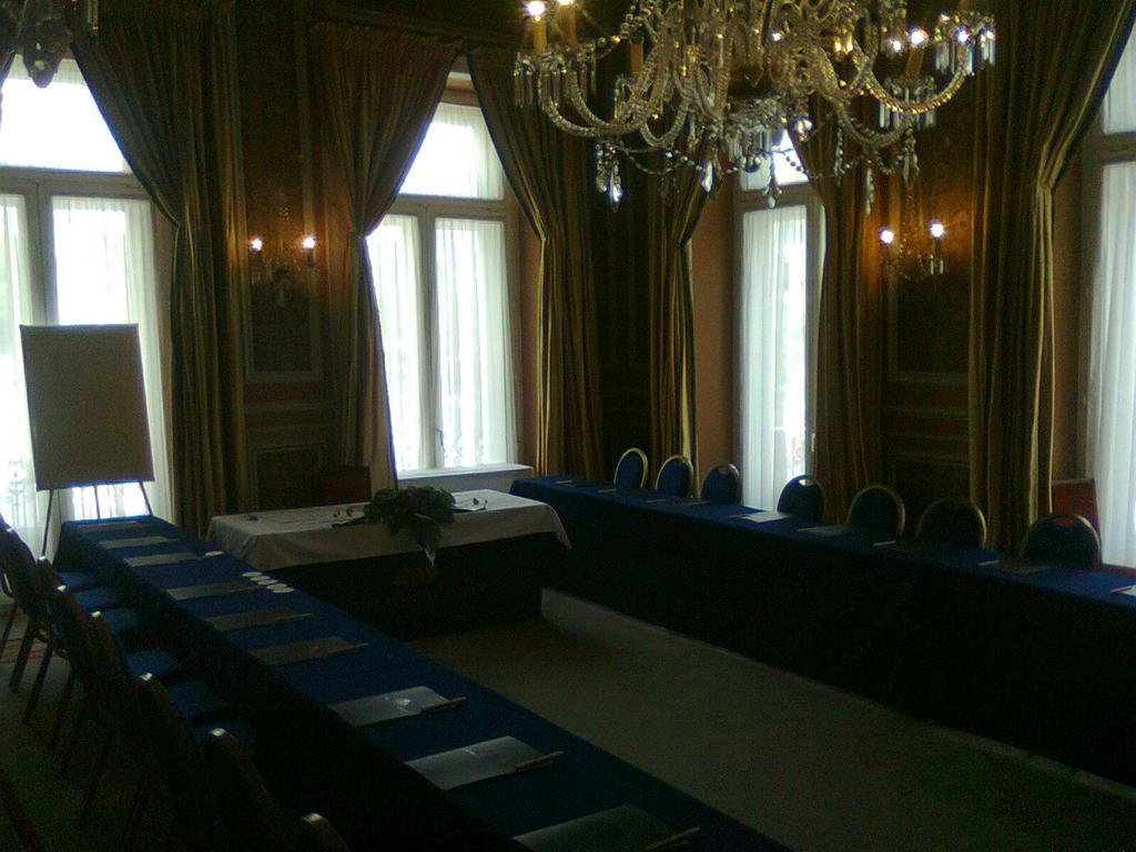 Hotel Avenida Palace Lisboa Exteriér fotografie The conference room of the European Economic and Social Committee