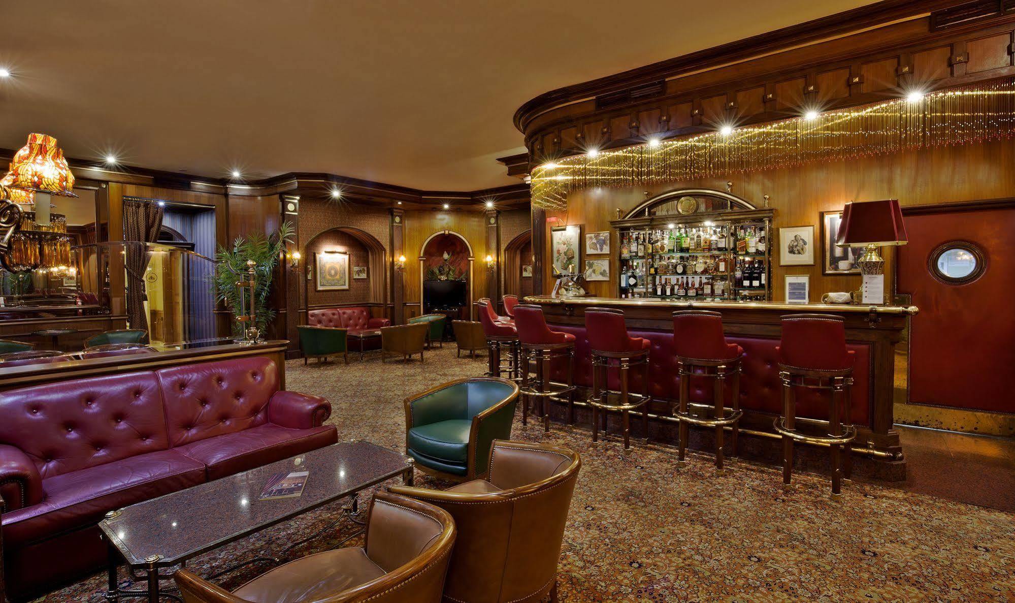 Hotel Avenida Palace Lisboa Exteriér fotografie The bar at the Savoy